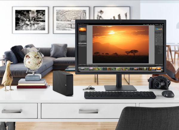 Seagate Expansion Desktop 4TB, External Hard Drive, USB 3.0, Data Rescue Services (STKP4000400)