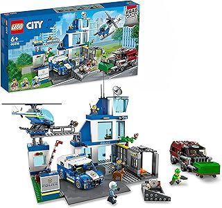 LEGO City 60316 Le Commissariat de Police, Jouet Hélicoptere, Voiture de Police, Chien Figurine, Camion Poubelle Jouet
