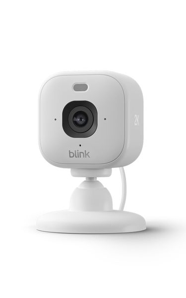 Blink Mini 2K+ (newest gen) Indoor Plug-in Home Security Camera | Pet camera with 2K video resolution | 4x Zoom | Colour night vision | Works with Alexa | 1 camera – White
