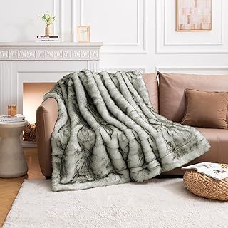 HOMFINE Luxury Faux Fur Throw Blanket - Long Fluff Fuzzy Super Thick Blanket for Sofa, Couch, Bed, Home Decor with Soft Cozy Plush Velvet Back Warm Fluff Throw for Winter, White, 150X200CM