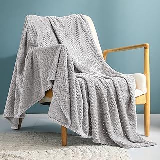 Exclusivo Mezcla Fleece Throw Blanket for Couch Bed, 127x178 CM Super Soft Cozy Blankets with Decorative Wave Textured, Lightweight Plush All Season Use, Light Grey