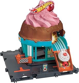 Hot Wheels Let's Race Netflix - City Track Set with 1 Hot Wheels Car, Track Play that Connects to Other Sets, Ice Cream Shop Playset, HTN77